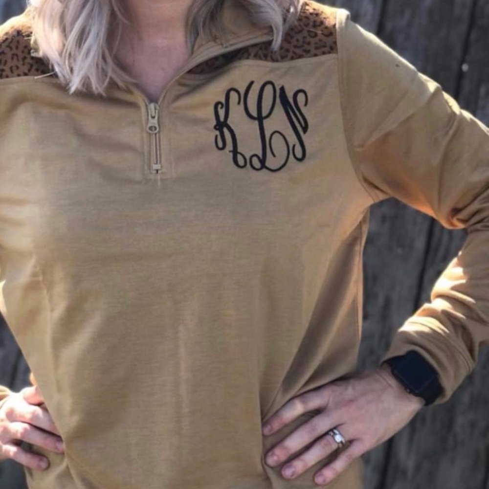 Personalized cheetah pullover - Picture 2 of 2